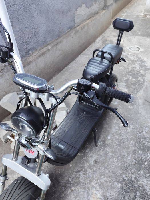 Vând moped electric