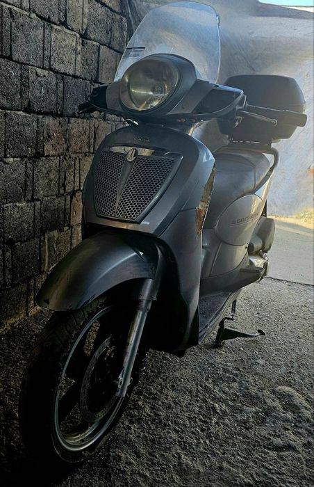 Scarabeo 200cc vind