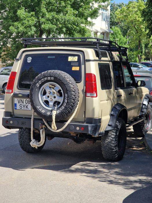 Discovery 2 . Overlanding