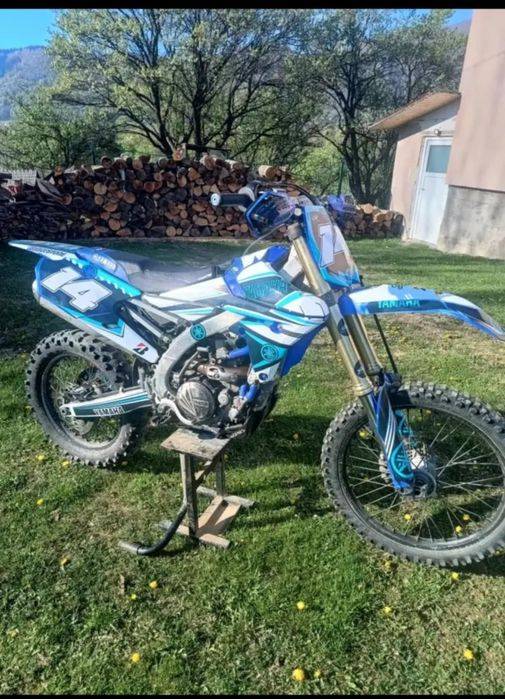 Yamaha yz450f 2016
Motorul se prezintă atât estetic cat 
si