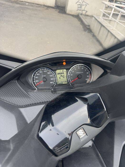 Scuter Suzuki burgman 400