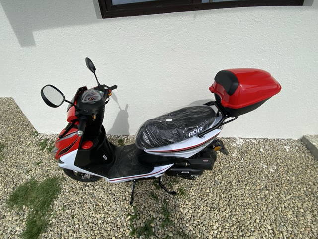 Vand Scuter 2024  Nou cu Garantie 24 de luni    Euro 5  Pret 2000€