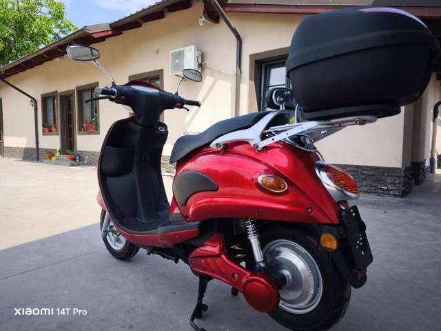 Moped/scuter electric**acumulatori NOI 2025* ANUNT VALABIL - 550 euro