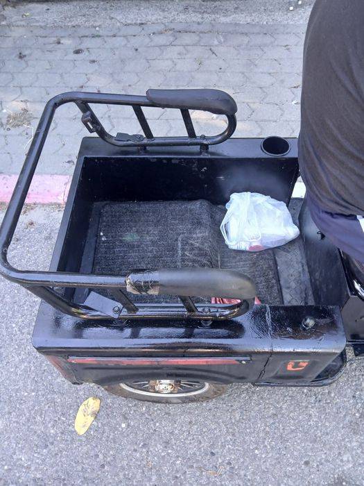 Vând triciclu electric