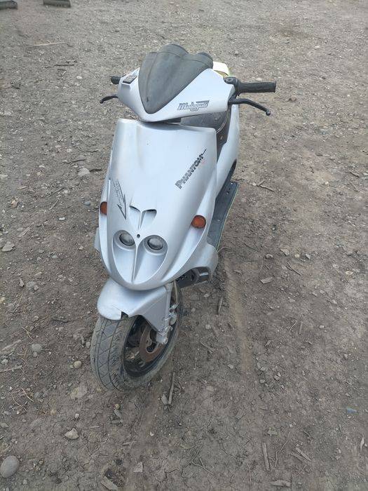 Vând scuter malaguti f12