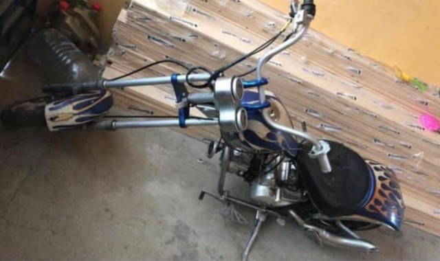 Choper 125 cc pornire buton cat si pedala 4 trepte viteza