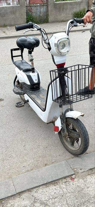 De vanzare scuter electric ff bn funtionaza fff bn
