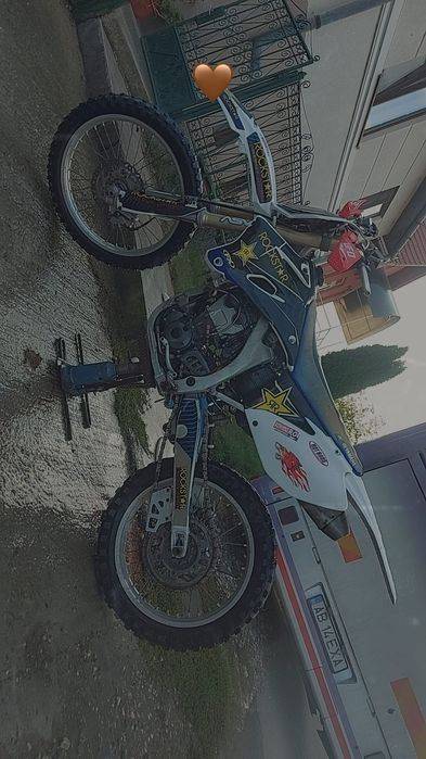 Vând cross yamaha