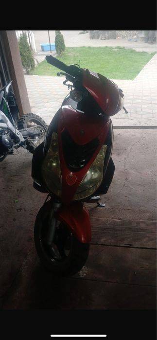 Vand scuter(nu yamaha,malaguti,peugeto,aprilia