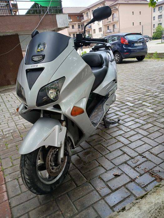 Scuter 250 cc -Honda Jazz