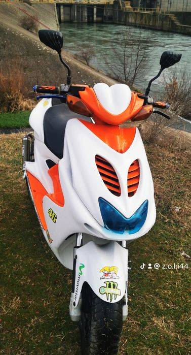 Vând scuter Yamaha Aerox