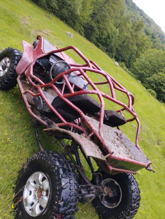 Buggy tubulara cu motor de Nisan Terrano 2.7