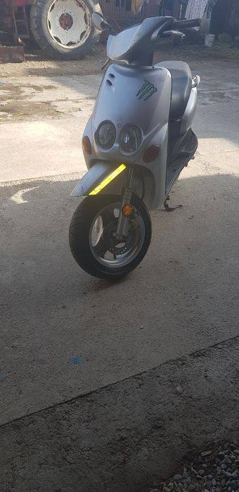 scuter yamaha neos