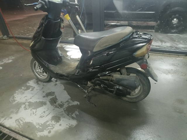 Vând scuter 50cc se da și la schimb