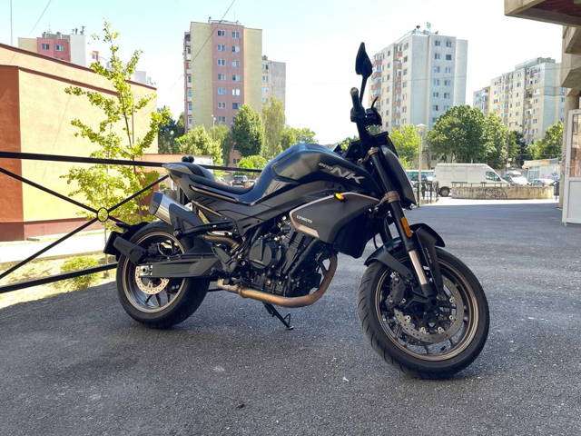 CF Moto 800 NK Advanced