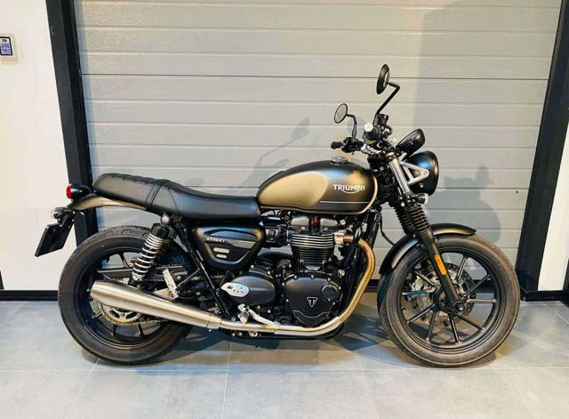 Motocicleta Triumph Street Twin 900 second 2022