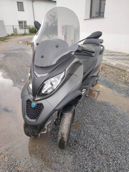 vând piaggio mp3 500