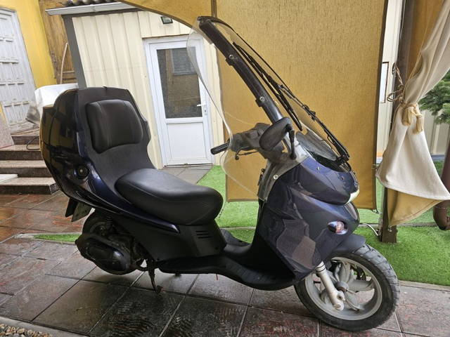 Scuter Benelli motor  , decapotabil , cu muzica, inmatriculat