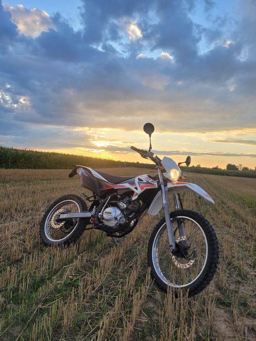 Beta RE 4T 125cc enduro