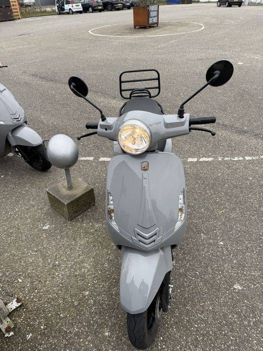 Vand scuter 49cc 2020