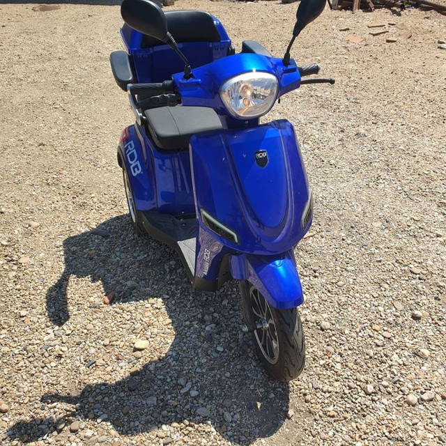 Scuter electric pentru persoane cu handicap