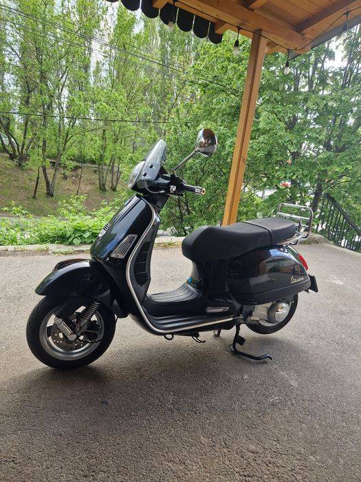Piaggio Vespa GTS 125
