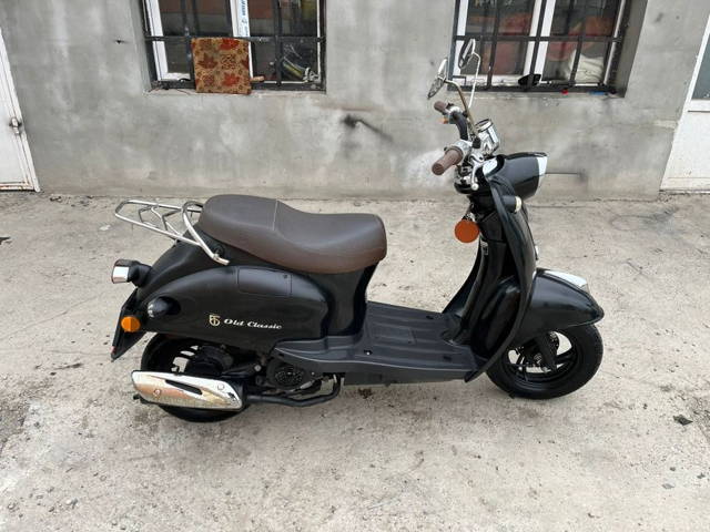 Scuter BTC Old Classic, motor benzina 50 cmc, an 2020