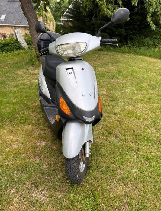 Scuter ,49 cm3 ,stare foarte buna