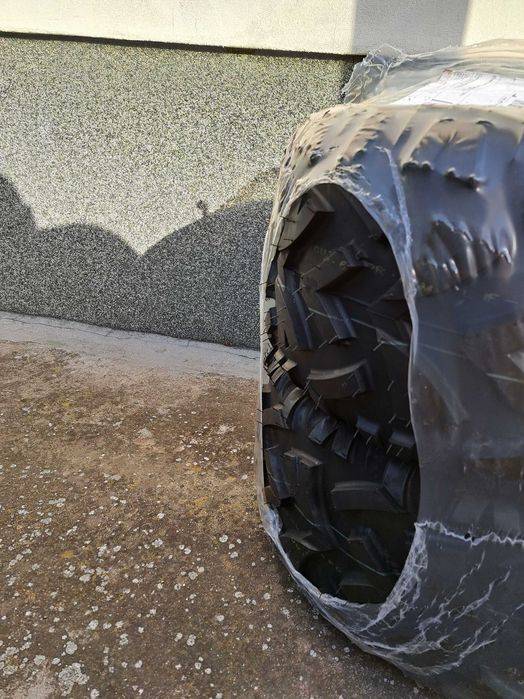 Vand doua anvelope CST 24x10-12 noi