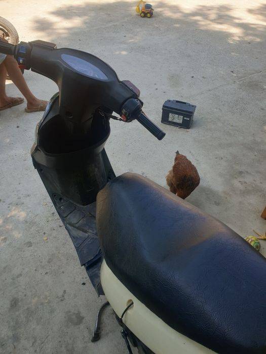 Vand scuter 4t sau schimb