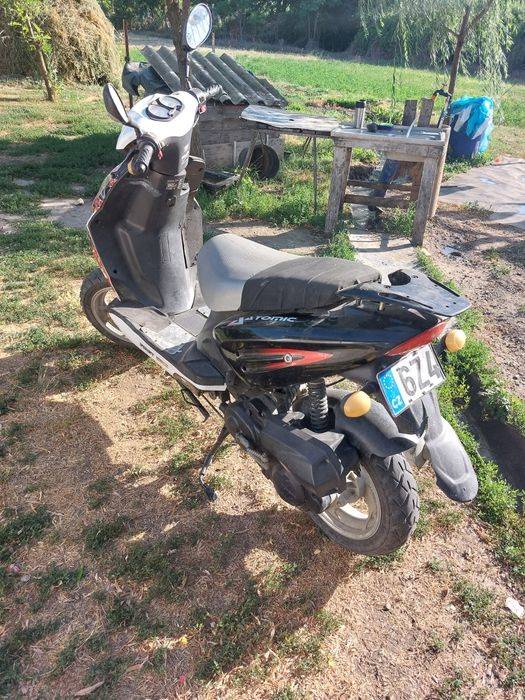 Vând scuter pret 20 milioane