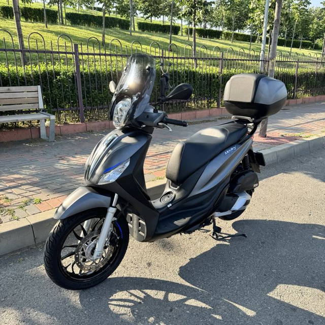 Scuter Piaggio Medley 155 SE iGET Titan Grey