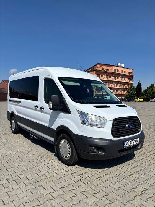 Ford Transit 9 locuri
