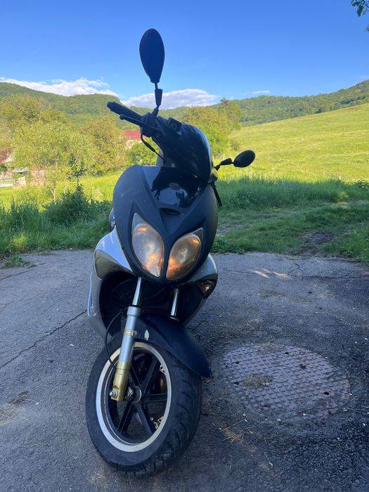 Vând scuter ARN 125cc