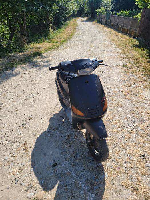 Vând piaggio zip
