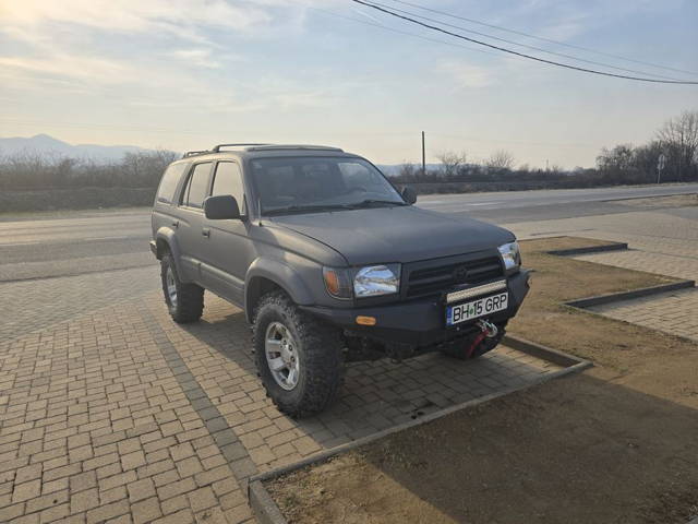 Toyota 4runner 3.4 benzina anul 1998e