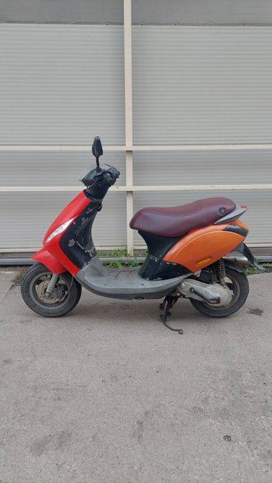 Scuter Piaggio Zip 50
