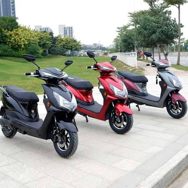 Scuter Electric Motor 1600W, autonomie 60km, model LEO