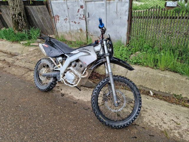 Vând motor cross