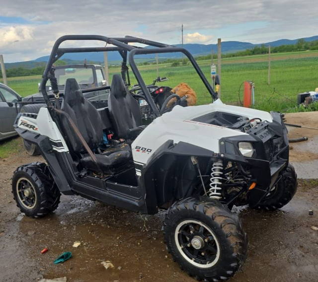 Polaris 800 rzr  motor functional