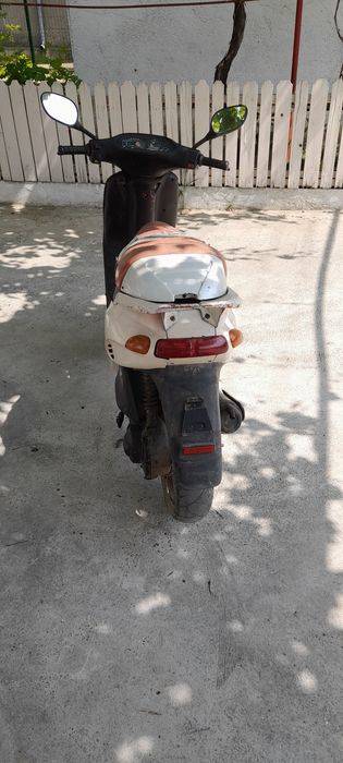 Vand scutere piaggio 4t si 2t
