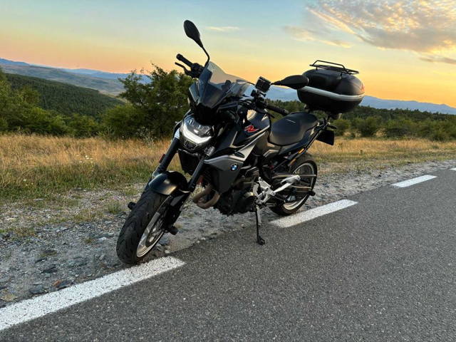 Motocicleta BMW F 900 R
