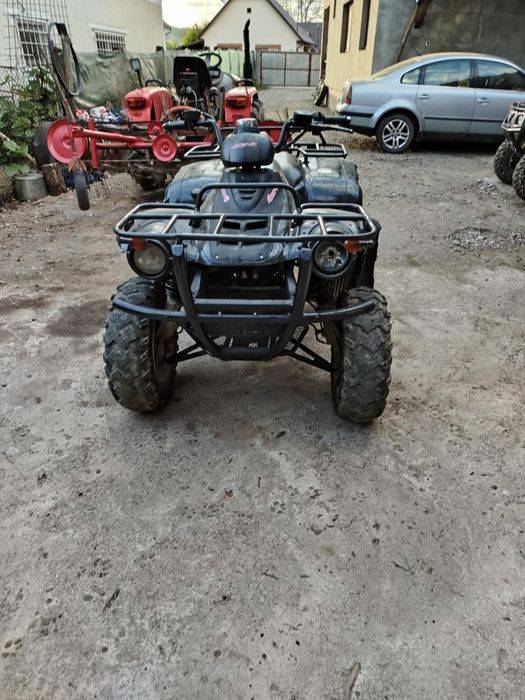 Vând atv linhai de 300
