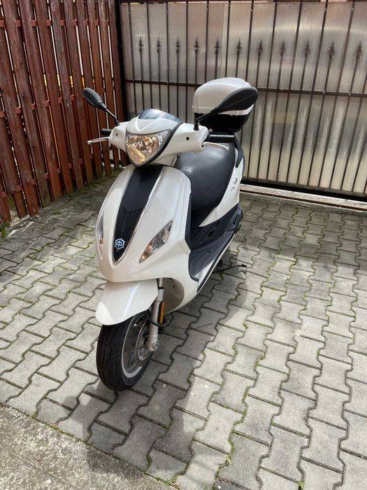 Vând scuter Piaggio Fly 50 T
