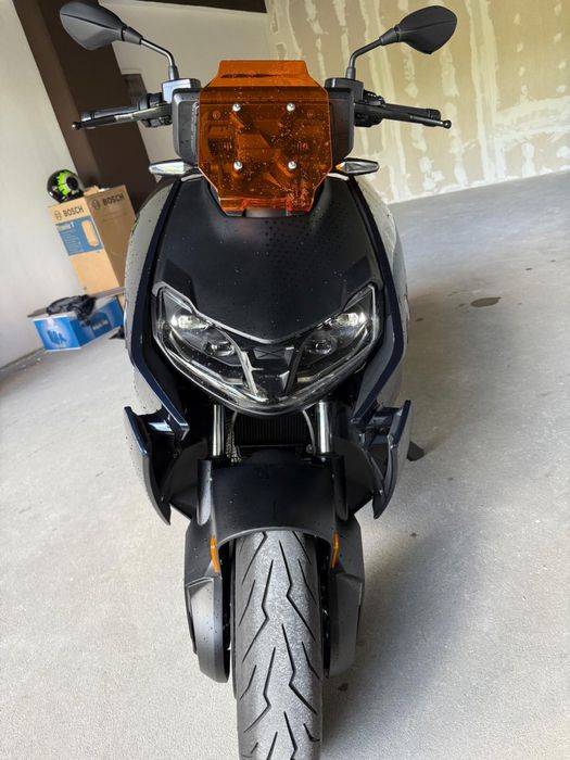 Scuter BMW CE-04 electric