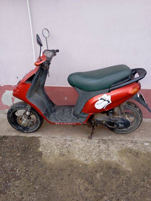 Vind scuter de 49 cm3 înscris pe primărie perfect fuctional