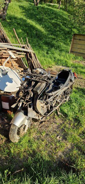 Vând piese sau tot scuterul honda pantheon 125
