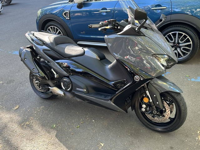 Yamaha Tmax 560