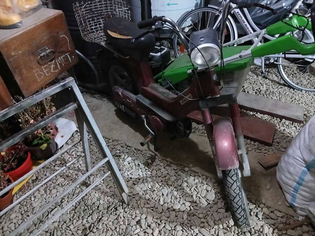 Vand scutere piaggio+piese
