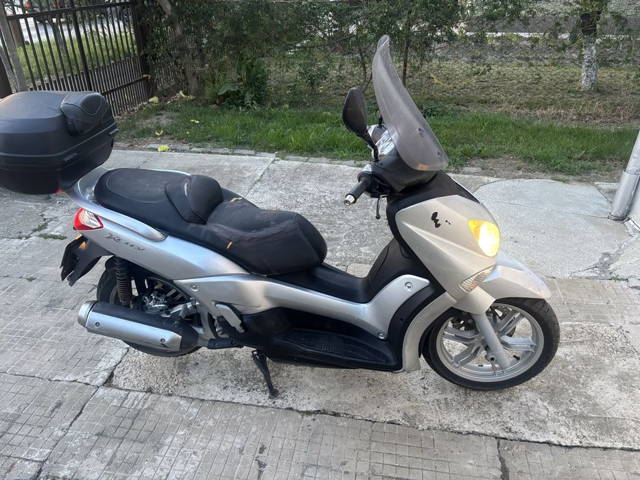 Yamaha X city 250 cm recent adus numere rosi valabile